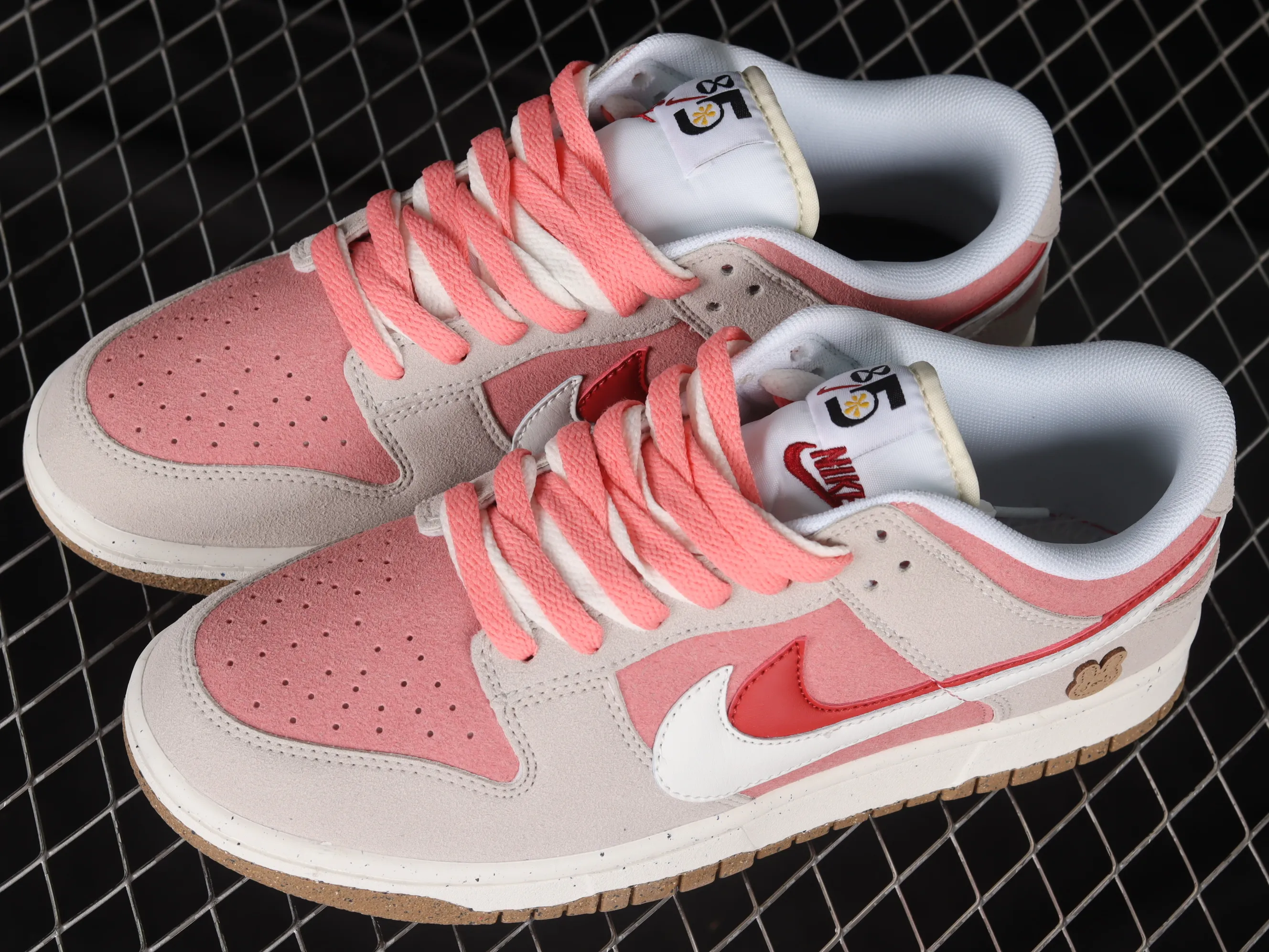All Categories Nk SB Dunk Series Nk SB Dunk Low Low-top Sneakers Cost-effective Edition Nk Dunk Low SE 2023 Year of the Rabbit Limited SB Smashing Backboard Fashion Casual Sneakers DO9457-100